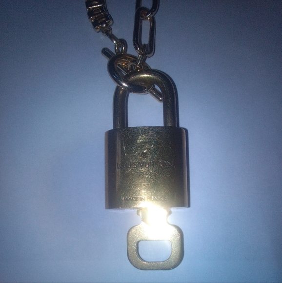 Luis Vuitton Lock with Key Necklace. Unique with Gold & Crystal Chain. - Picture 13 of 16